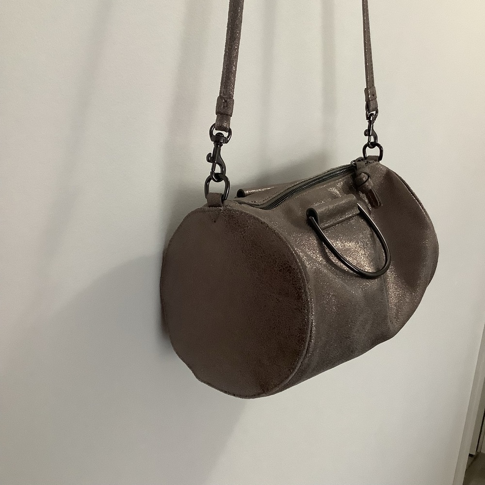 Thacker NYC Convertible Crossbody – Rose Gold Metallic Leather